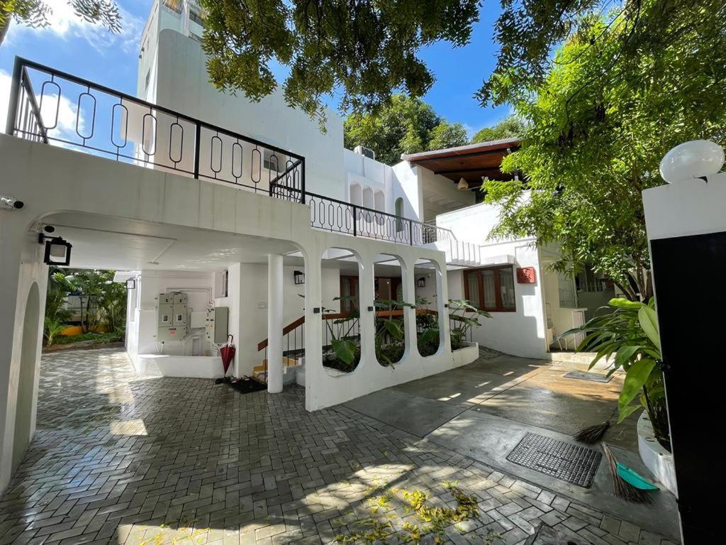 Hanu Reddy Residences - Nawab Habibullah Avenue Madrás Exterior foto