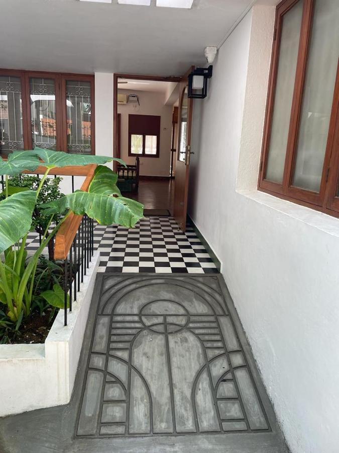 Hanu Reddy Residences - Nawab Habibullah Avenue Madrás Exterior foto